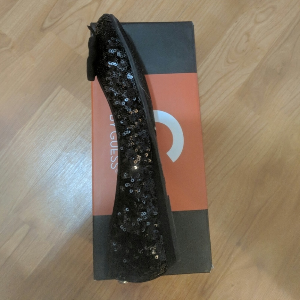 NWT - Guess sequin flats in box and wrap